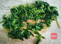 Illustration of how to make spinach with nuts 5