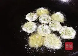 Hakka style - Illustration of how to make fried buckwheat cake 7