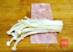 Illustration of how to make bacon enoki mushroom rolls 6