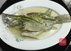 Illustration of how to make steamed mandarin fish 6