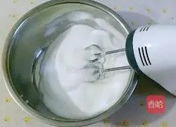 Illustration of making local egg chiffon cake 11