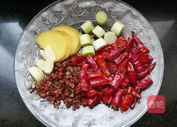 Illustration of how to make spicy chicken 1