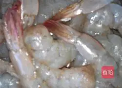 Illustration of how to make golden anchovies 1