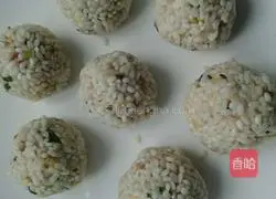Illustration of how to make pearl meatballs 6