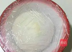 Illustration of how to make pizza crust 2