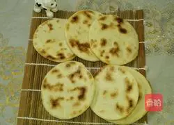 Illustration of how to make pork buns with cured sauce 12