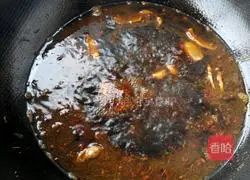 Illustration of how to make braised water with water 6