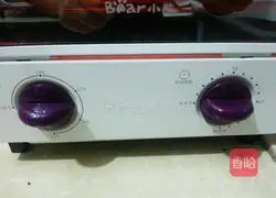 Illustration of how to make bacon rolls 8