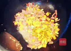 Illustration of how to make kimchi shredded beef 7