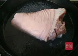 Illustration of how to make Dongpo elbow 4