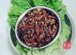 Illustration of how to make lettuce wrap sauce 6