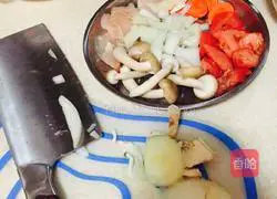 Thai Tom Yum Seafood Soup Illustration 3