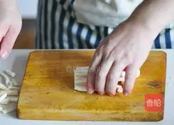 Seafood Mushroom Bacon Roll Recipe Illustration 2