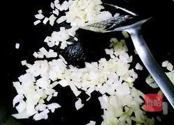 Mushrooms Illustration of how to make white sauce spaghetti 5