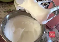 Strawberry Cocoa Naked Cake Recipe Illustration 7