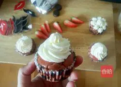 Red Velvet Cup Cake Recipe Illustration 15