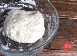 Illustration of how to make lard and beef pizza 1