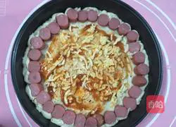 Illustration of how to make ham and shrimp pizza 14