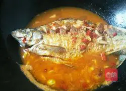 Illustration of braised Wuchang fish 8