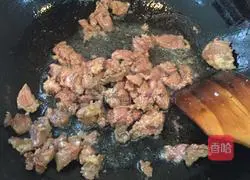 Illustration of how to make fried pork noodles 8