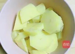 Sausage, potato and rice pizza (pan version) recipe 3