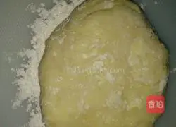 Illustration of how to make golden worm bread (banana meringue bread imitation baguette series) 2