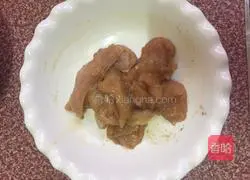 Crispy Chicken Steak Cheeseburger Recipe Illustration 2