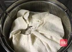 Illustration of Xi'an Fang Steamed Pork with Vermicelli 13