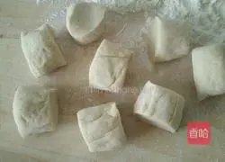 Illustration of how to make fried leek and tofu buns 8