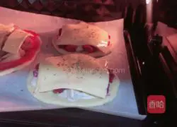 Fruit Cheese Mini Pizza (10cm) Recipe Illustration 14