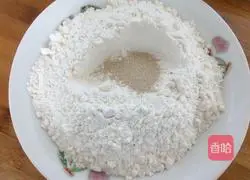 Illustration of how to make Hawaiian pizza 1