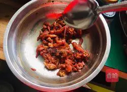 Illustration of how to make soybean sprouts and fried pork 2