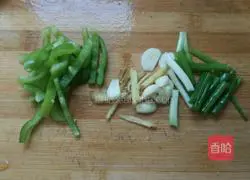 Illustration of how to make stir-fried crabs with onion and ginger 3