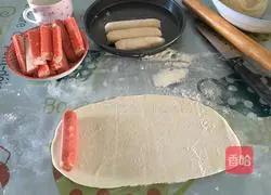 Illustration of how to make sausage and shrimp pizza 7