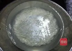 Illustration of how to stir dough in rice cooker 6