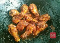 Illustration of how to make cola-braised chicken shanks 13