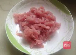 Illustration of how to make fake Beijing sauce shredded pork 1