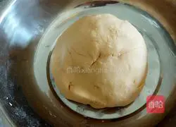 Illustration of how to make vegetable skin dumplings 3