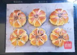 Illustration of how to make flower bean paste bread 16