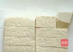 Illustration of how to make crab meal and tofu soup 3