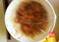 Illustration of how to make steamed pork with potato flour 4