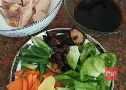 Simplified version Illustration of how to make braised chicken and rice 1