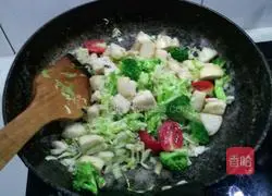 Illustration of how to make fried steamed buns with cabbage 7