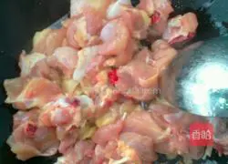 Illustration of how to make chicken stewed with potatoes 4