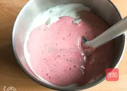Illustration of how to make dragon fruit chiffon cake 14