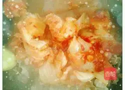 Illustration of how to make fat beef kimchi soup 2