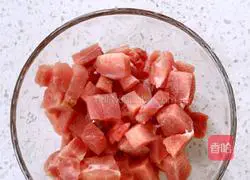 Illustration of how to make braised noodles with pork, beans and diced beans 3