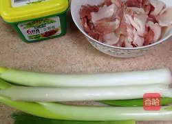 Illustration of how to make fried pork with sauce 2