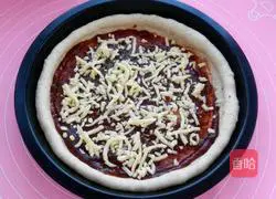 Recipe for Mushroom, Red Sausage and Bacon Pizza (9 inches) 12