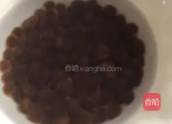 Illustration of how to make pearl milk tea (including pearls) 4